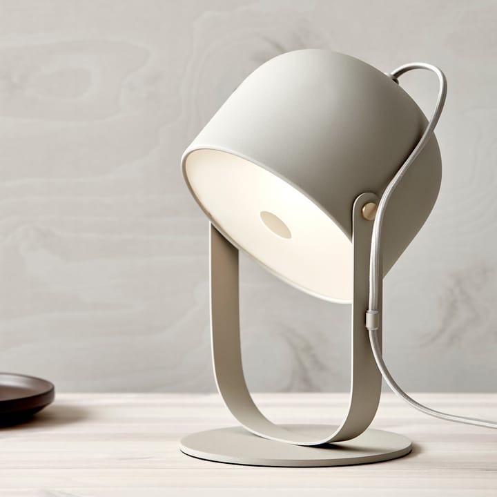 Svejk 18 table lamp, Beige-brass CO Bankeryd