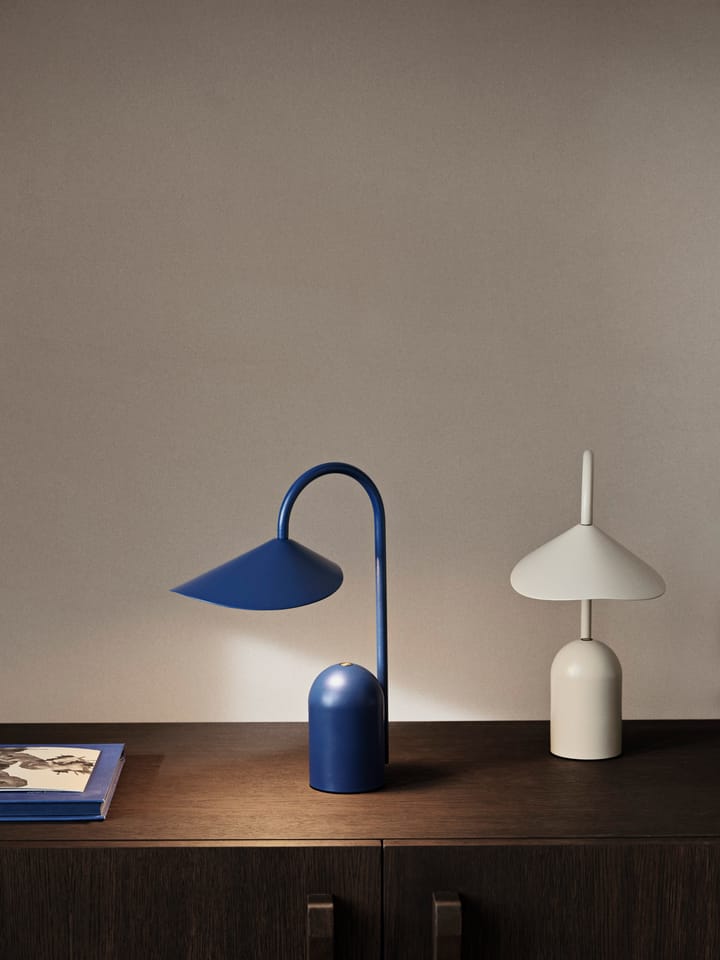 Arum portabel lampa, Bright Blue ferm LIVING