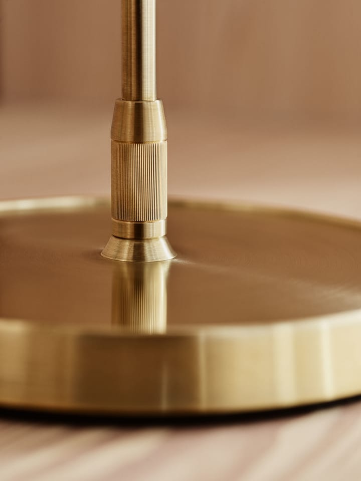 Clam table lamp 50 cm, Opal-brass Fritz Hansen