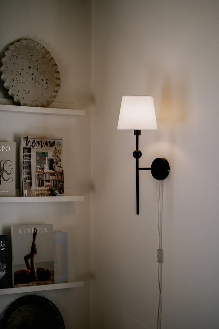 Astrid wall lamp, Black Globen Lighting