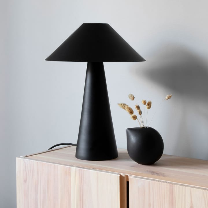 Cannes table lamp, black Globen Lighting