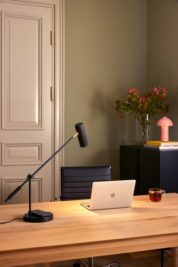 Hubble Read table lamp with wireless charging - Black - Globen Lighting