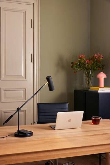 Hubble Read table lamp with wireless charging - Black - Globen Lighting