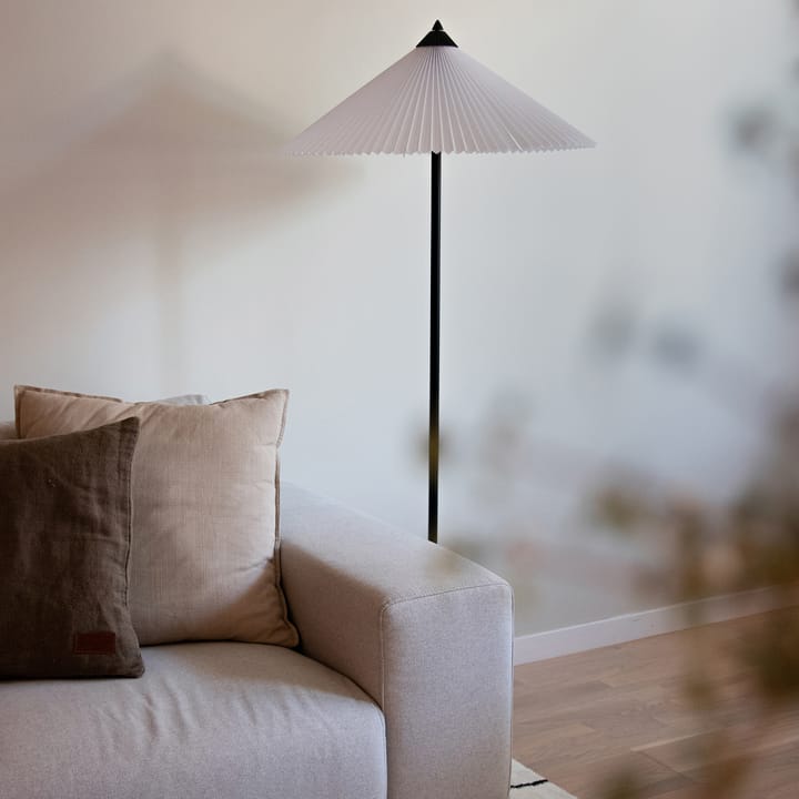 Matisse floor lamp 150 cm, Black-white Globen Lighting