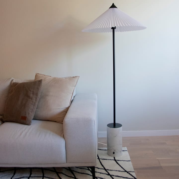 Matisse floor lamp 150 cm, Black-white Globen Lighting