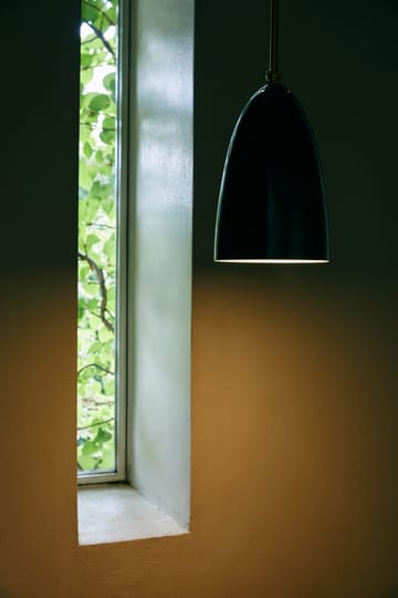 Gräshoppa taklampa blank - Black-brass - GUBI