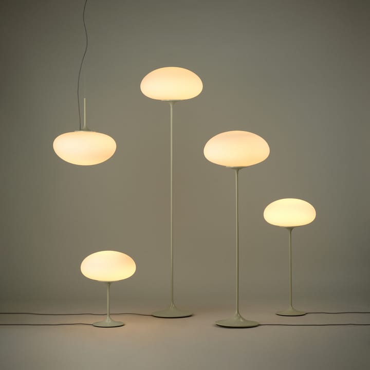 Stemlite golvlampa 110 cm, Pebble Grey GUBI