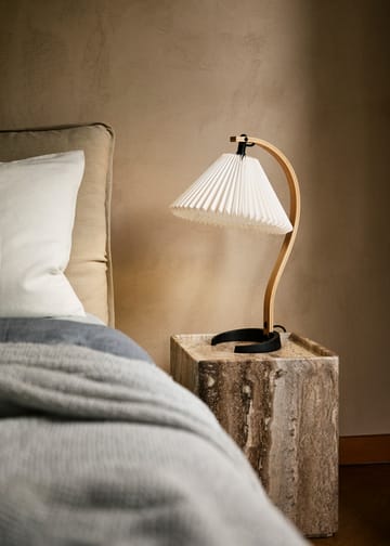 Timberline bordslampa - Oak-birch-white - GUBI