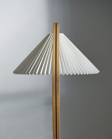 Timberline floor lamp - Oak-birch-white - GUBI