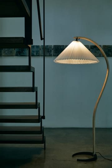 Timberline golvlampa - Oak-birch-white - GUBI