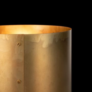 Svep floor lamp - Black/raw brass - Konsthantverk