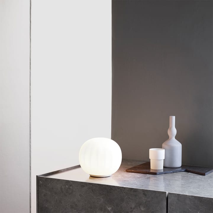 Lita table lamp, Ø18 cm, white base Luceplan