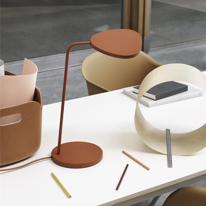 Leaf bordslampa, Copper brown Muuto