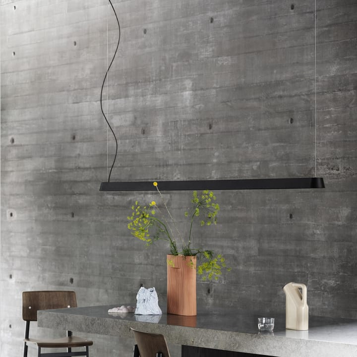 Linear pendant lamp, Black, 169,2 cm Muuto