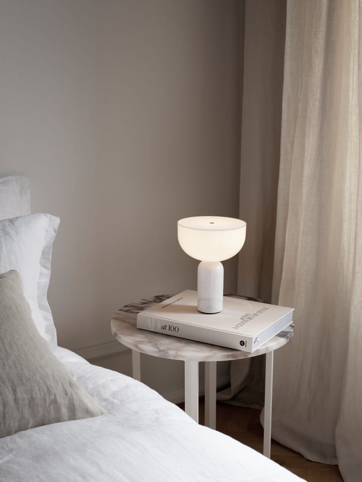 Kizu portable bordslampa, White marble New Works