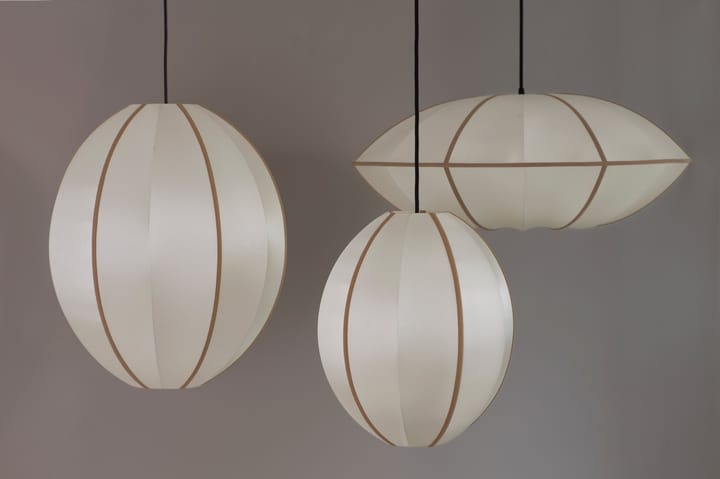 Indochina Classic Oval S lampskärm, Offwhite-amber Oi Soi Oi