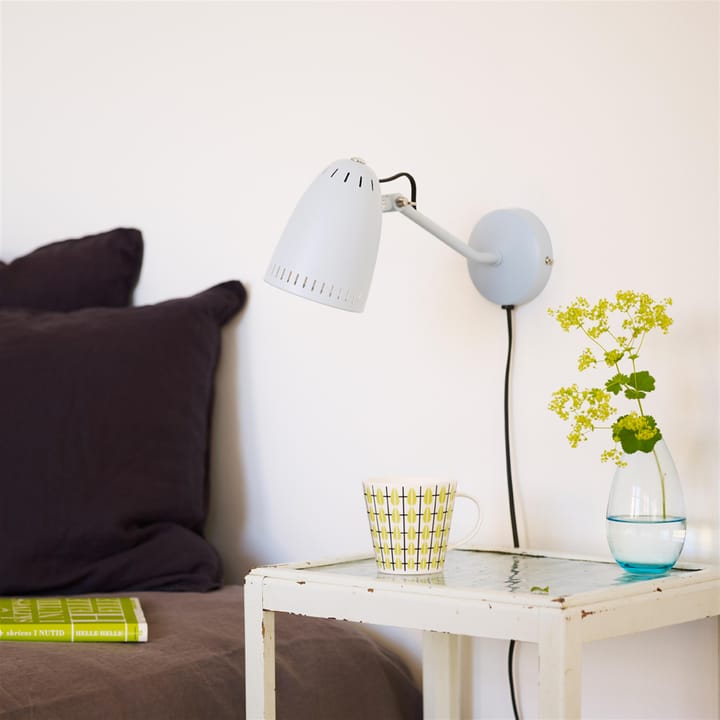 Dynamo wall lamp, matte whisper white Superliving