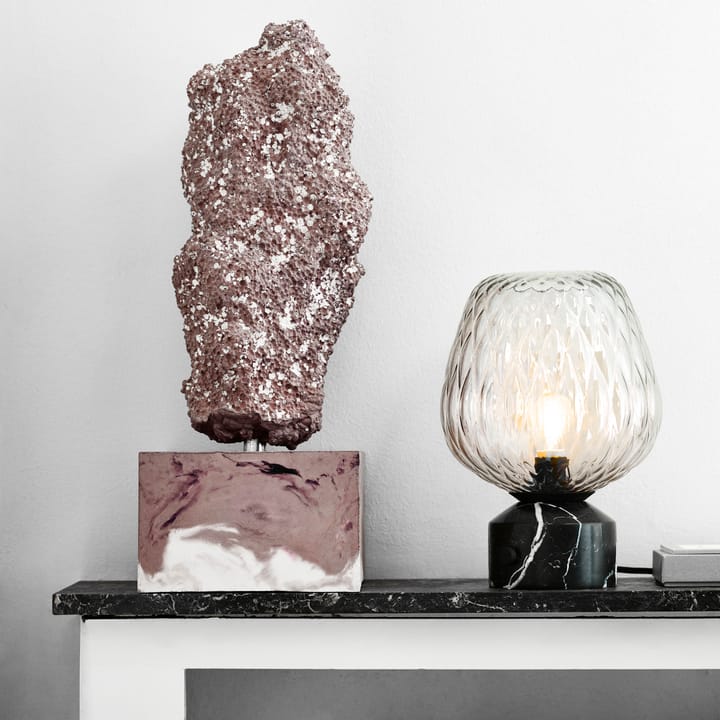 Blown bordslampa SW6, Svart marmor &Tradition