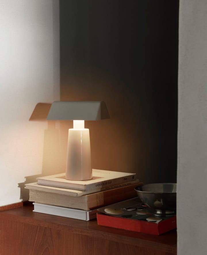 Caret MF1 portable bordslampa, Silk grey &Tradition