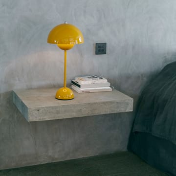 FlowerPot VP3 table lamp - mustard - &Tradition