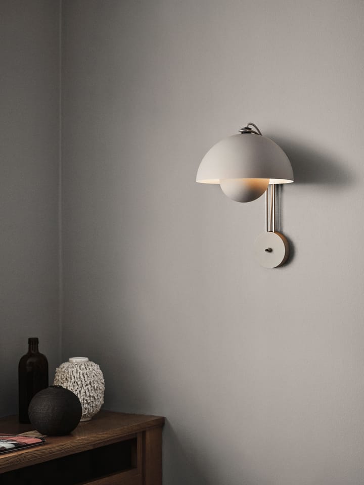Flowerpot wall lamp VP8, Grey beige &Tradition