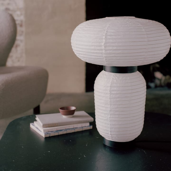 Formakami JH18 table lamp, Ivory white &Tradition