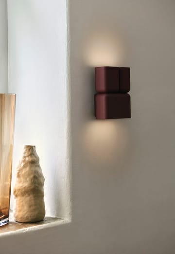 Tabata LN10 vägglampa - Dark burgundy - &Tradition